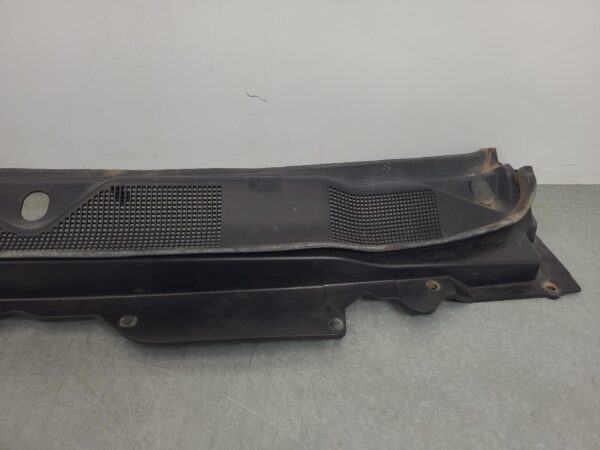 RAM 2500/3500 D2 Wiper Cowl Panel Dj/D2 2020–Present - Image 3