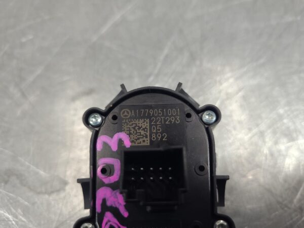 Mercedes Sprinter VS30 Ignition Switch 2018–Present - Image 7