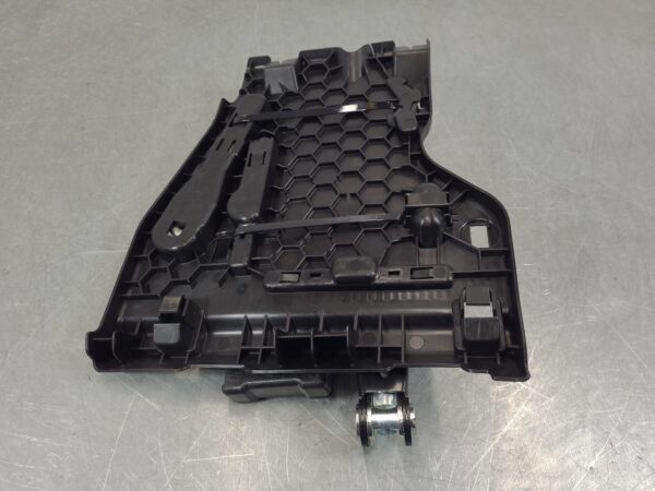 Mercedes Sprinter VS30 Jack/Tool Kit 2018–Present - Image 5