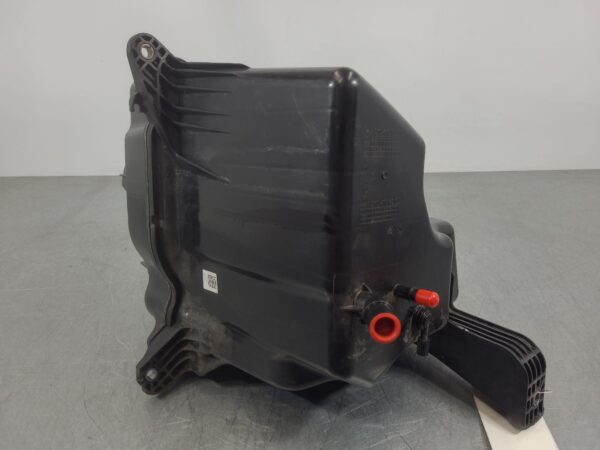 Mercedes Sprinter VS30 Adblue Tank 2018–2022 - Image 4