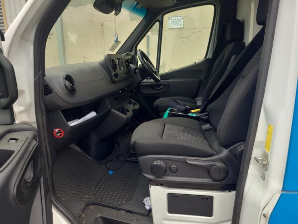 Mercedes Sprinter VS30 Blend Door Actuator 2018–Present - Image 11