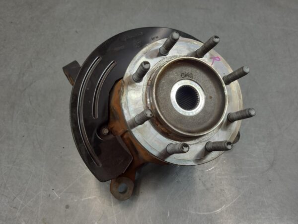 RAM 2500/3500 D2 Right Front Hub Assembly Dj/D2 2020–Present - Image 3