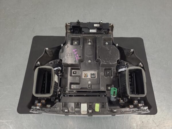 RAM 2500/3500 DJ–D2 Stereo/Head Unit 2020–Present - Image 9