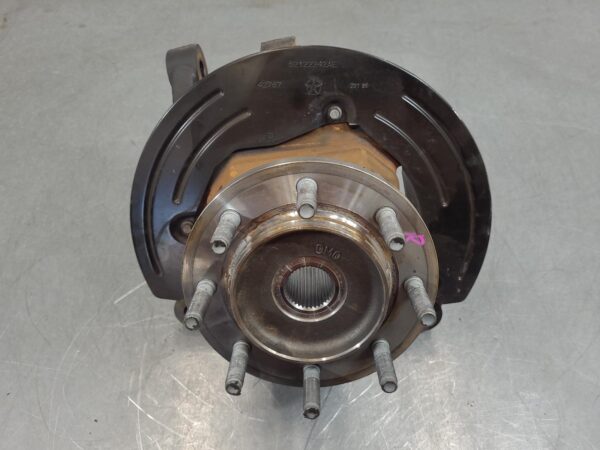 RAM 2500/3500 D2 Right Front Hub Assembly Dj/D2 2020–Present