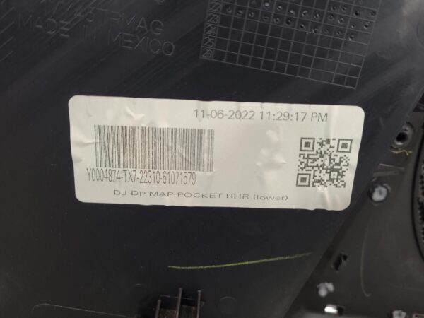 RAM 2500/3500 D2 RH Rear Door Trim 2020–Present - Image 8