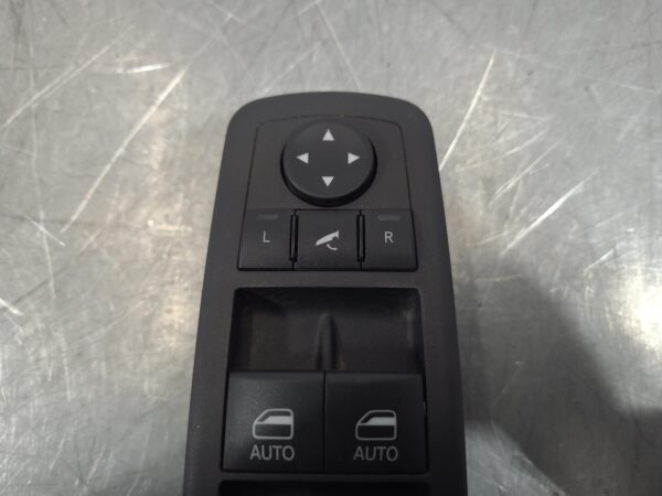 RAM 2500/3500 D2 Power Window Switch Dj/D2 2020–Present - Image 4