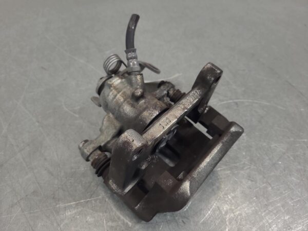 Renault Trafic X82 Right Rear Caliper 2015–Present - Image 5