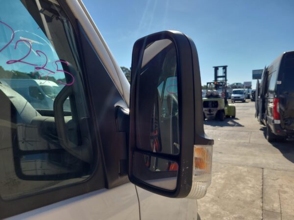 Mercedes Sprinter NCV3 2.1L Turbo-Diesel Engine with Oil Pressure Switch 2009–2018 - Image 9