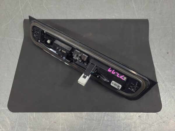 RAM 2500/3500 D2 High Level Stoplight Dj/D2 2020–Present - Image 7