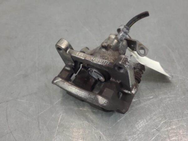 Renault Trafic X82 Right Rear Caliper 2015–Present - Image 4