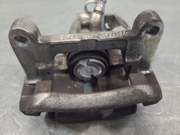 Renault Trafic X82 Right Rear Caliper 2015–Present - Image 6