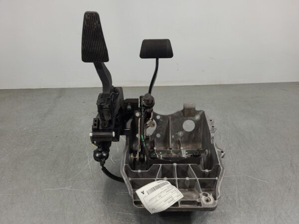 RAM 2500/3500 D2 Pedal Assembly Dj/D2 2020–Present - Image 3