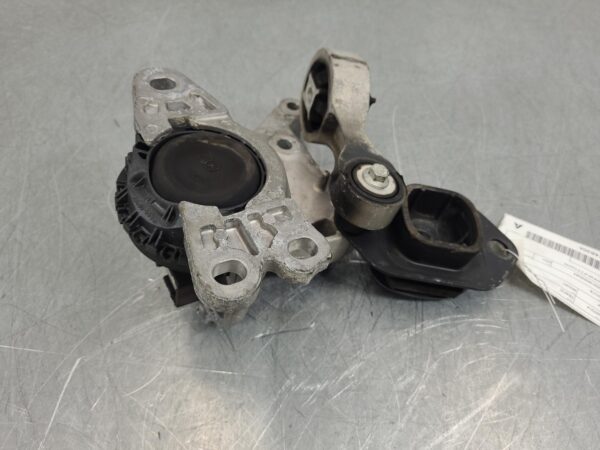 Renault Trafic X82 Mount 2015–Present - Image 2