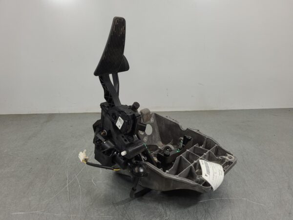 RAM 2500/3500 D2 Pedal Assembly Dj/D2 2020–Present - Image 2