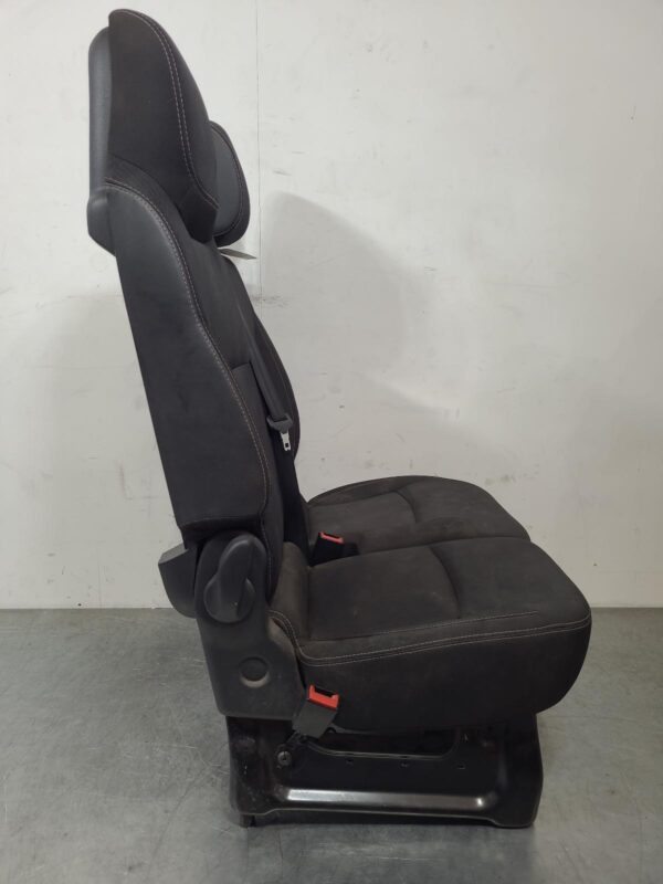 Renault Trafic X82 LH Front Bench Seat Type Cloth 2015–Present - Image 4