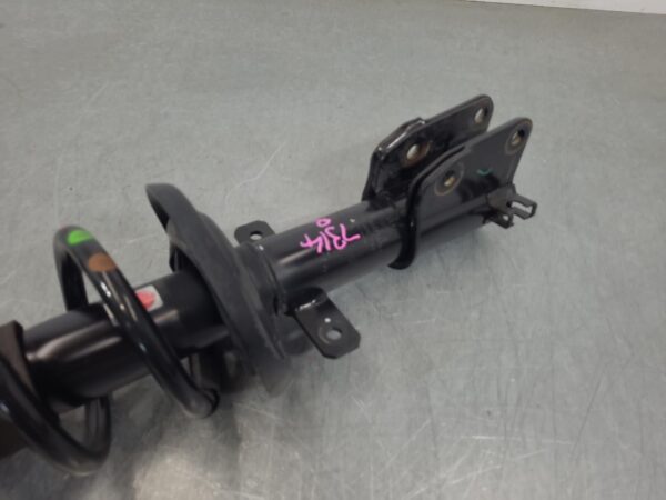 Renault Trafic X82 Right Front Strut 2015–Present - Image 4