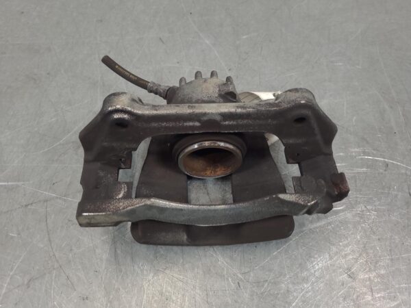 Renault Trafic X82 Left Front Caliper 2015–Present - Image 4