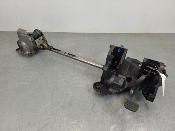 Renault Trafic X82 Brake Pedal 2015–Present