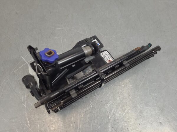 RAM 2500/3500 D2 Jack/Tool Kit Dj/D2 2020–Present - Image 2