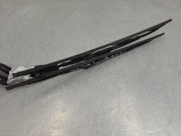 RAM 2500/3500 D2 Wiper Arm Dj/D2 2020–Present - Image 5