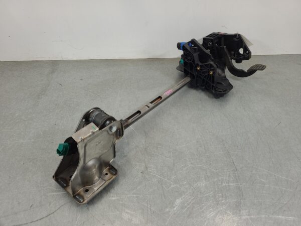 Renault Trafic X82 Brake Pedal 2015–Present - Image 6