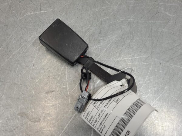 Renault Trafic X82 RH Front Seat Belt Stalk Only 2015–Present - Image 3