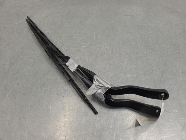 RAM 2500/3500 D2 Wiper Arm Dj/D2 2020–Present