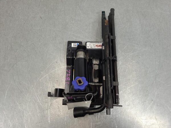 RAM 2500/3500 D2 Jack/Tool Kit Dj/D2 2020–Present