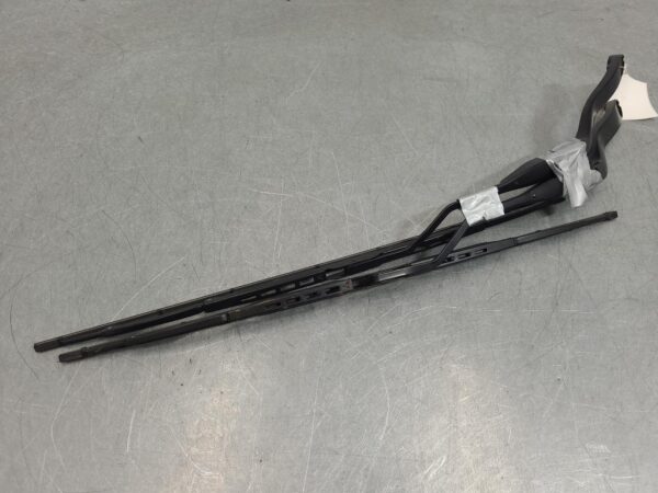RAM 2500/3500 D2 Wiper Arm Dj/D2 2020–Present - Image 2