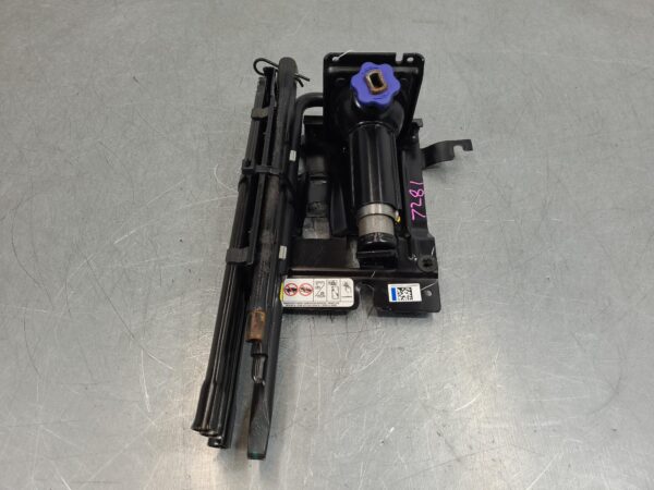 RAM 2500/3500 D2 Jack/Tool Kit Dj/D2 2020–Present - Image 4