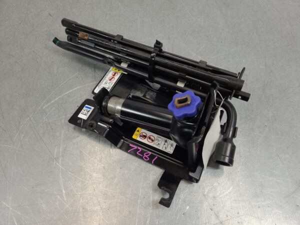 RAM 2500/3500 D2 Jack/Tool Kit Dj/D2 2020–Present - Image 3