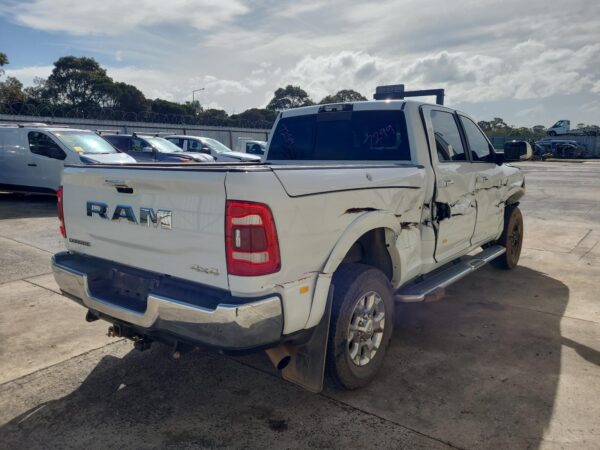 RAM 2500/3500 D2 Front Panel Dj/D2 2020–Present - Image 9