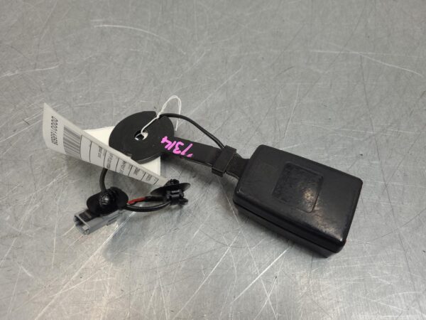 Renault Trafic X82 RH Front Seat Belt Stalk Only 2015–Present - Image 5