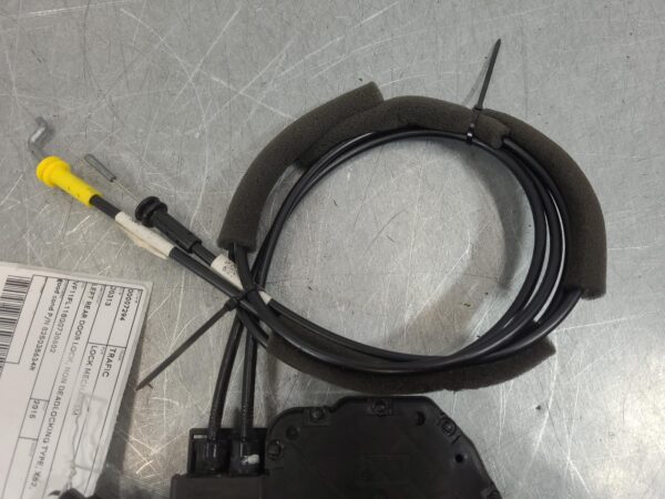 Renault Trafic X82 LH Rear Door Lock Non-Deadlocking 2015–Present - Image 5