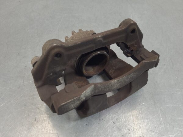 Renault Trafic X82 Left Front Caliper 2015–Present - Image 4