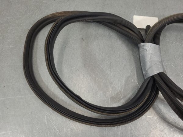 Renault Trafic X82 Body Seal Rubber Tailgate Rubber Seal 2015–Present - Image 5