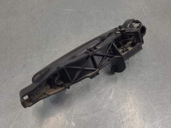 Renault Trafic X82 LH Rear Door Handle Outer 2015–Present - Image 5
