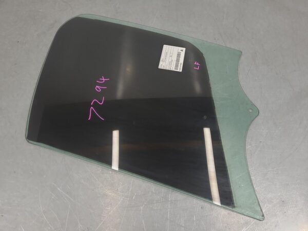 Renault Trafic X82 Left Front Door Window 2015–Present - Image 3