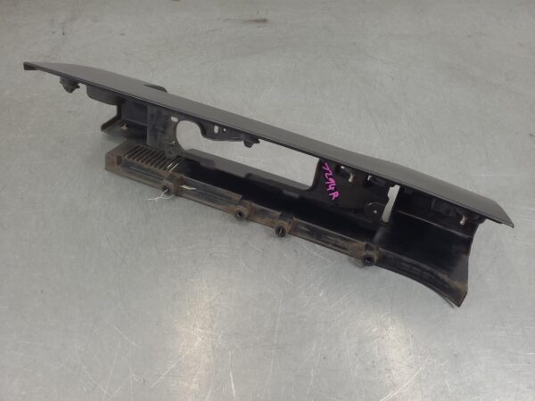 Renault Trafic X82 Black Right Taillight Tailgate 2015–Present - Image 6
