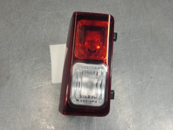 Renault Trafic X82 Right Taillight In Body Lower 2015–Present - Image 2