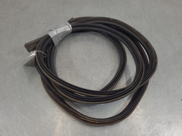 Renault Trafic X82 Body Seal Rubber Tailgate Rubber Seal 2015–Present - Image 8