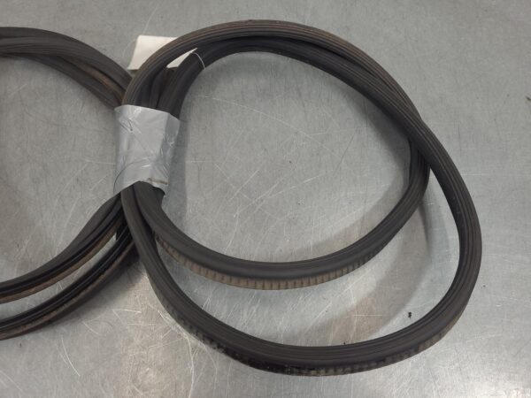 Renault Trafic X82 Body Seal Rubber Tailgate Rubber Seal 2015–Present - Image 6