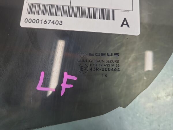 Renault Trafic X82 Left Front Door Window 2015–Present - Image 7