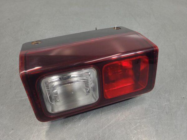 Renault Trafic X82 Right Taillight In Body Lower 2015–Present - Image 3
