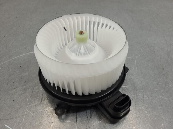 RAM 2500/3500 D2 Heater Fan Motor Dj/D2 2020–Present - Image 2