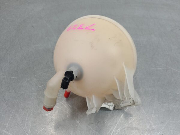 Mercedes Sprinter NCV3 Overflow Bottle Van 2006–2018 - Image 4