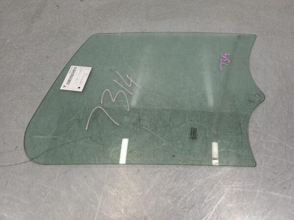 Renault Trafic X82 Right Front Door Window 2015–Present - Image 5