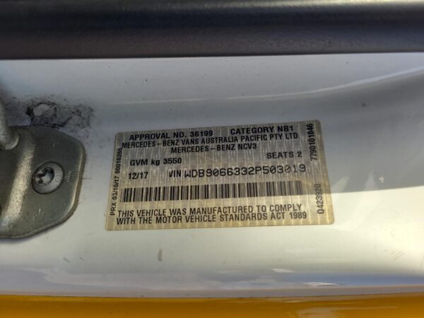Mercedes Sprinter NCV3 LH Front Power Window Switch 2006–2018 - Image 11