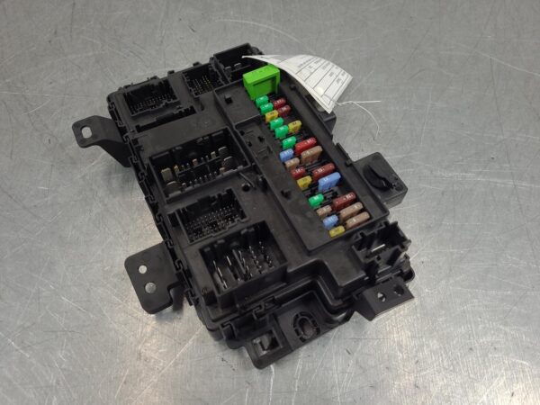 Ford Transit VO General Control Module Under Dash 2014–Present - Image 3