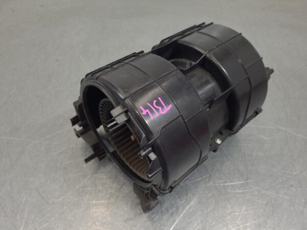 Renault Trafic X82 Heater Fan Motor 2015–Present - Image 2